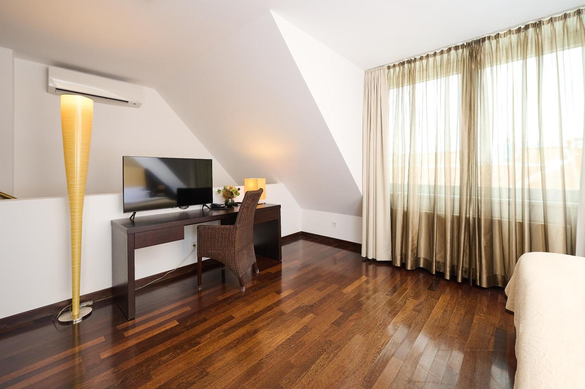 Myplace Premium Apartments Wina Bagian luar foto