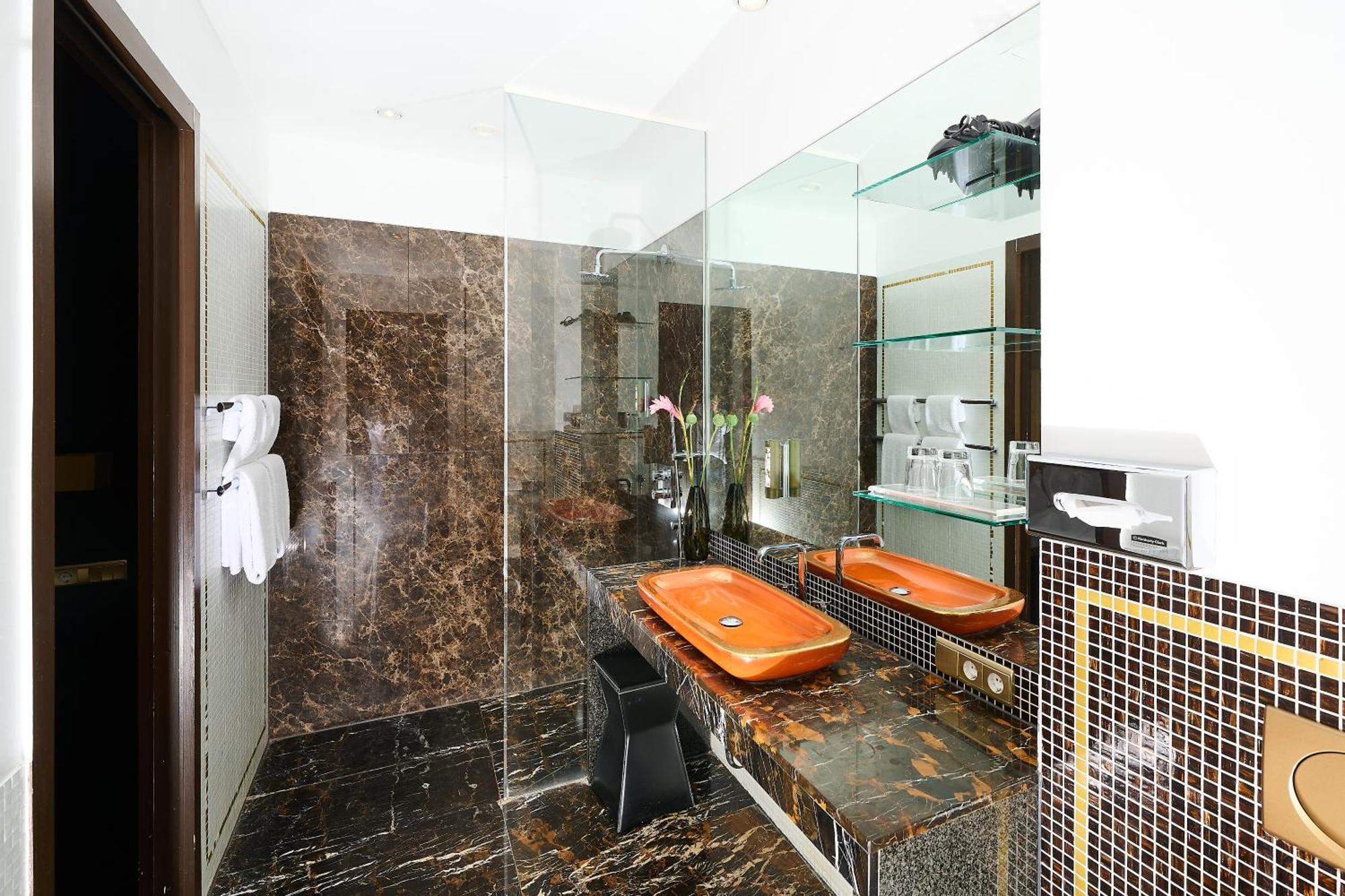 Myplace Premium Apartments Wina Bagian luar foto