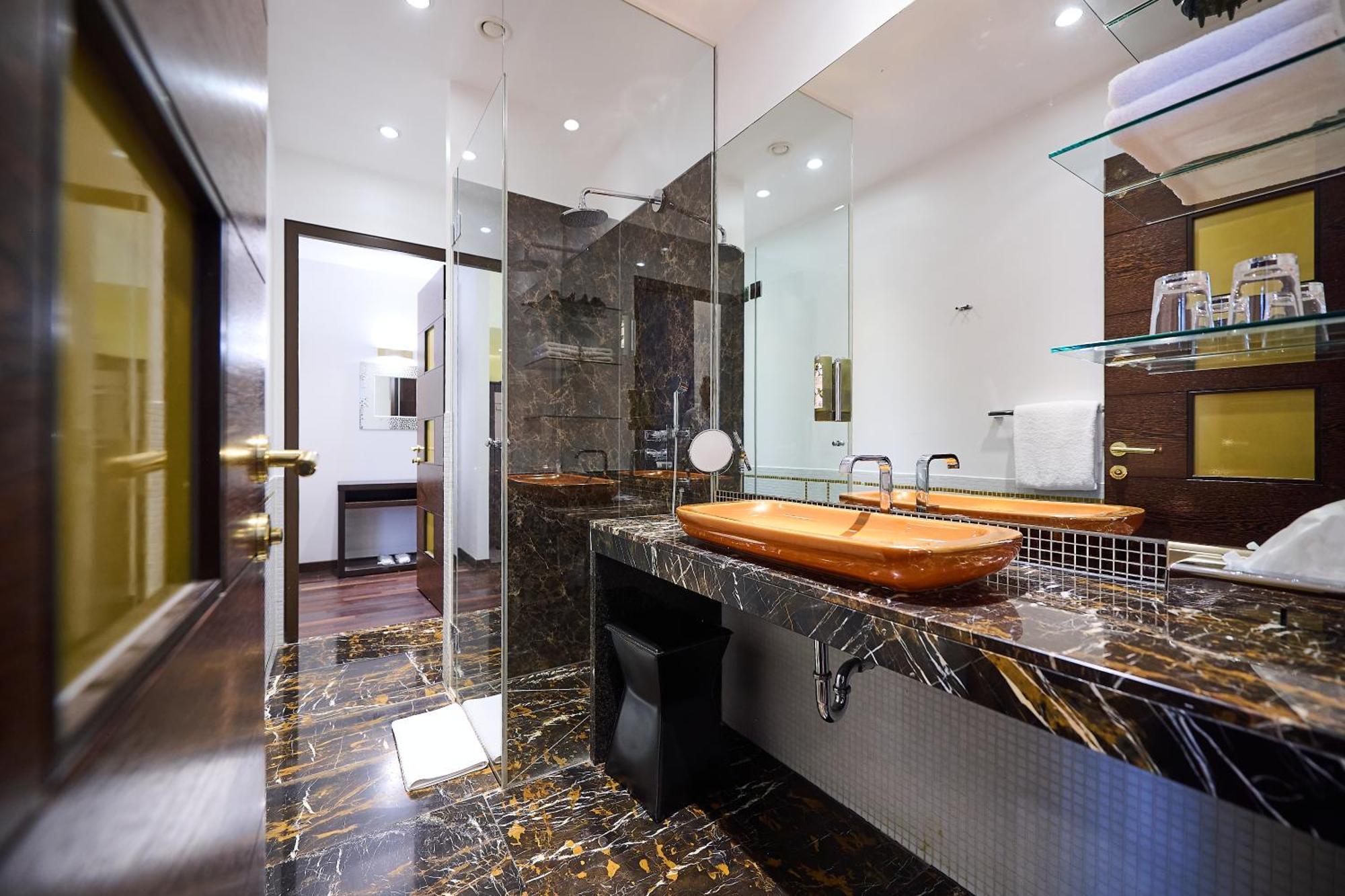 Myplace Premium Apartments Wina Bagian luar foto
